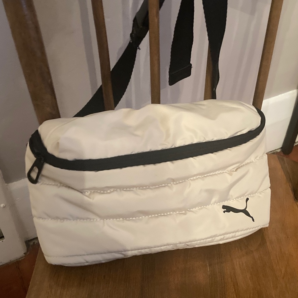 Puma crossbody hip bag puffy off white.